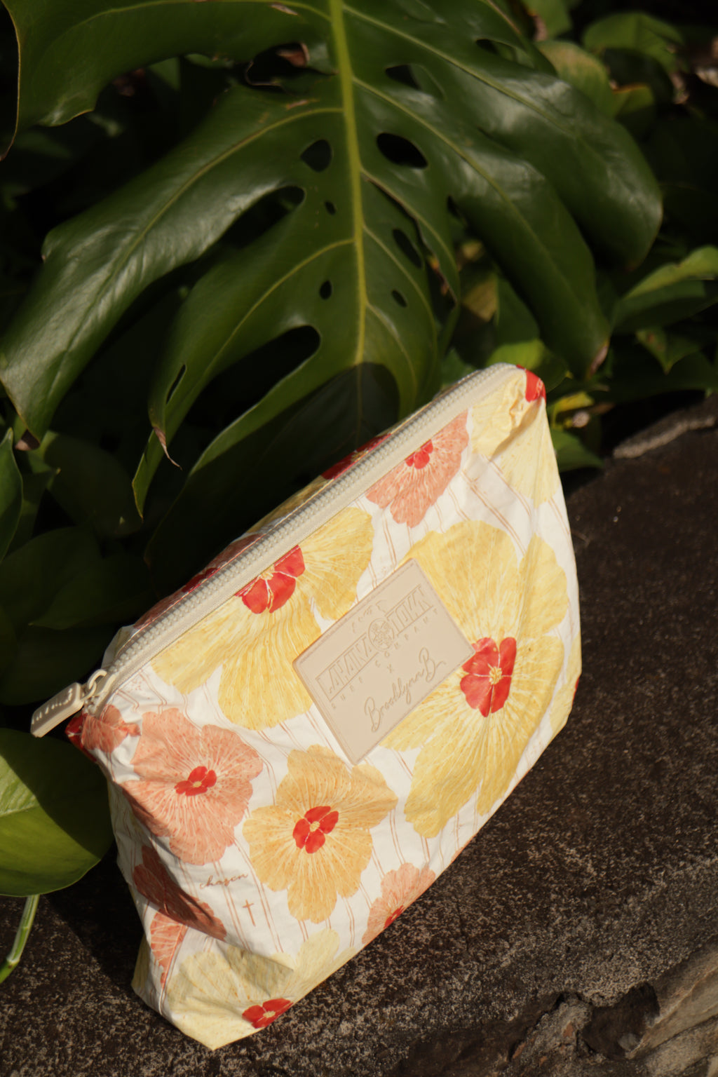 Hau Medium Pouch